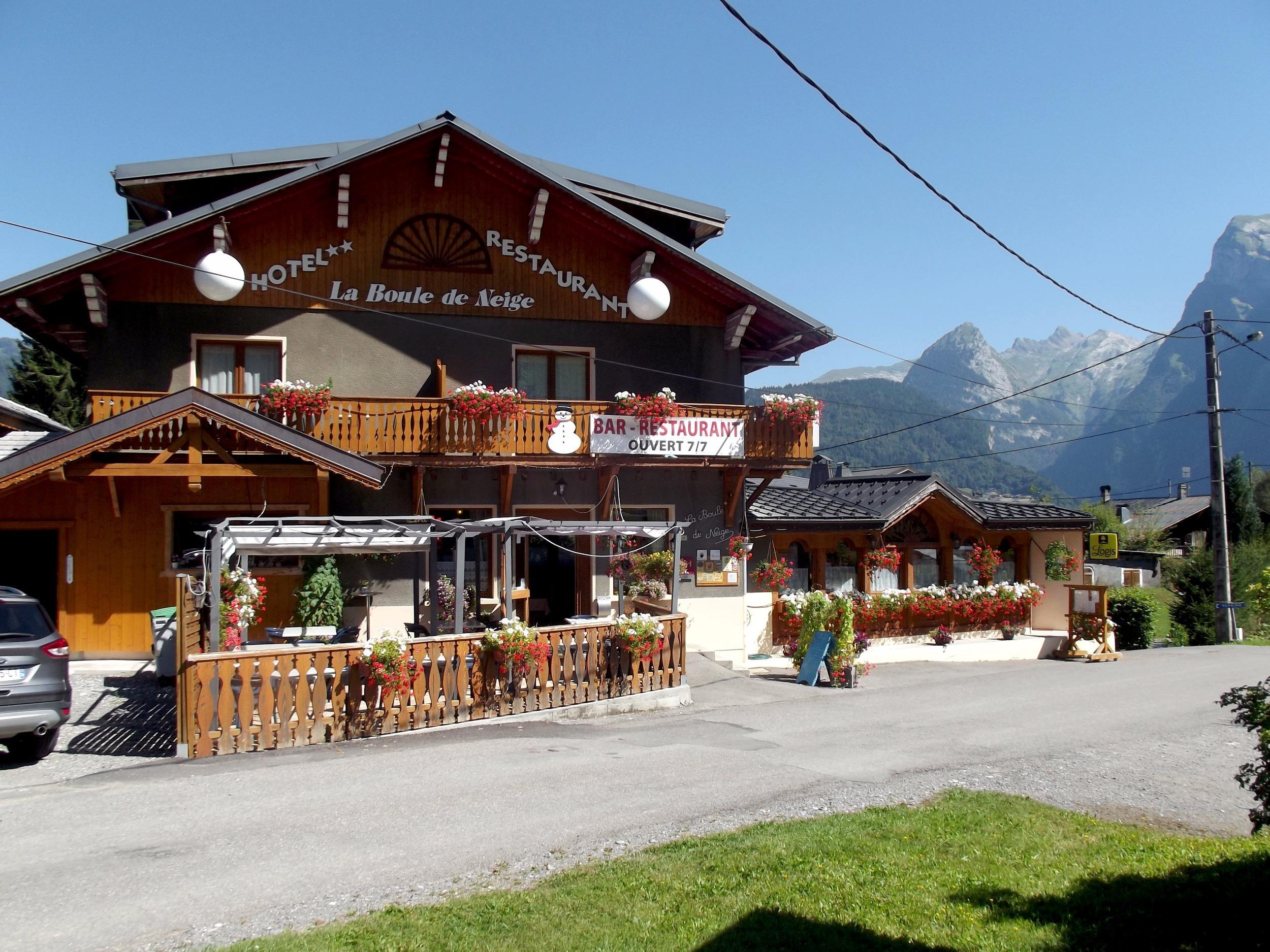 La Boule De Neige Hotel Samoens Exterior photo