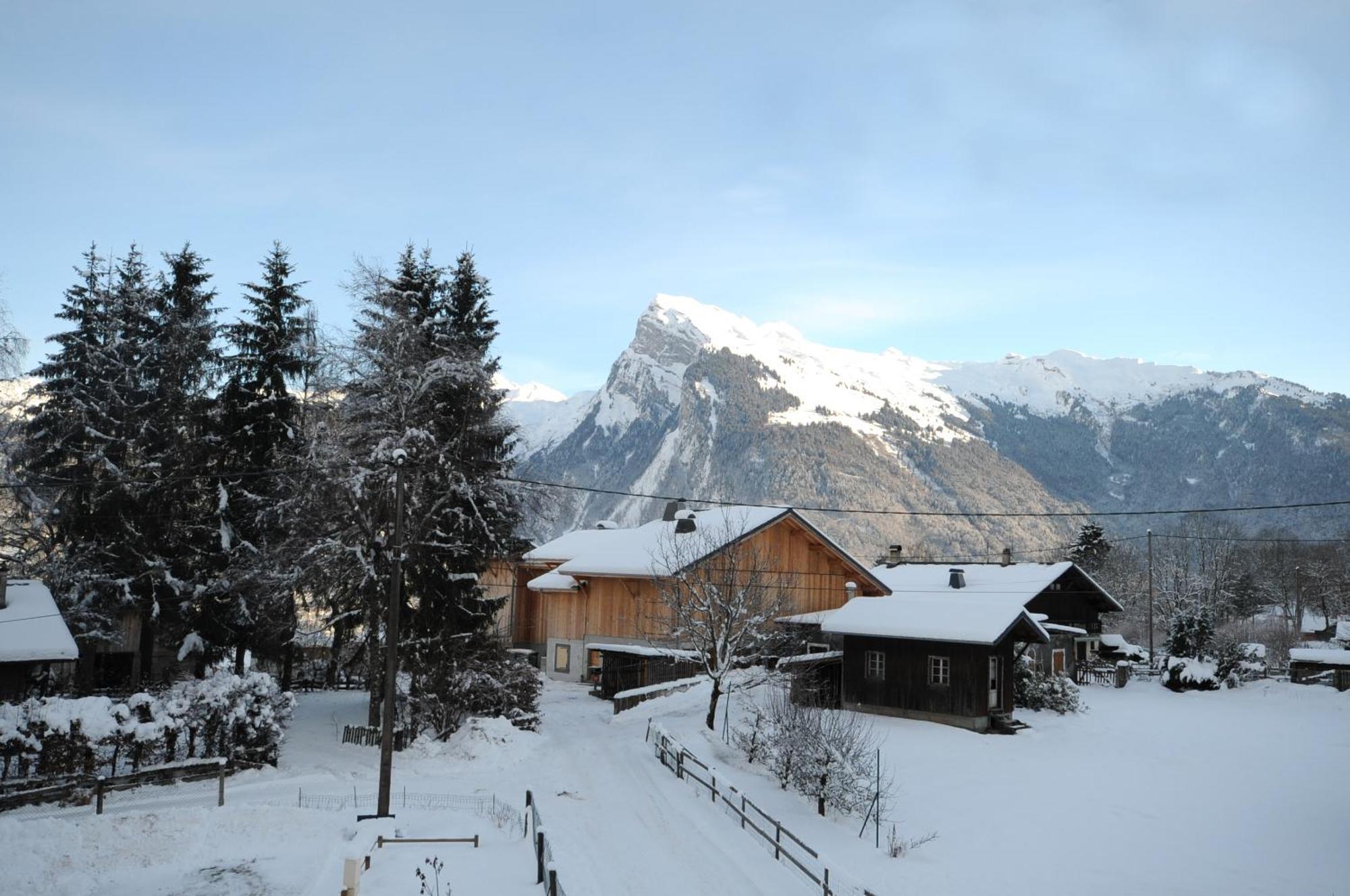 La Boule De Neige Hotel Samoens Exterior photo
